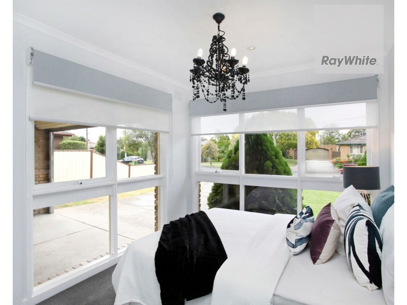 6 Chesney Court, Gladstone Park VIC 3043