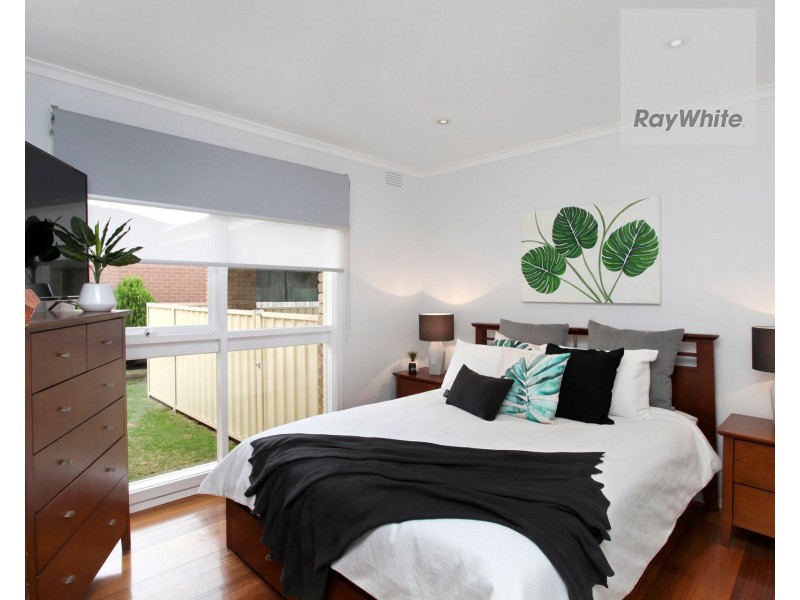 6 Chesney Court, Gladstone Park VIC 3043