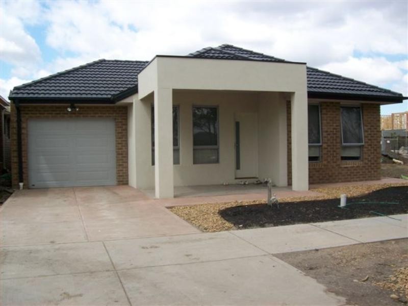 4 Wren Lane, Craigieburn VIC 3064