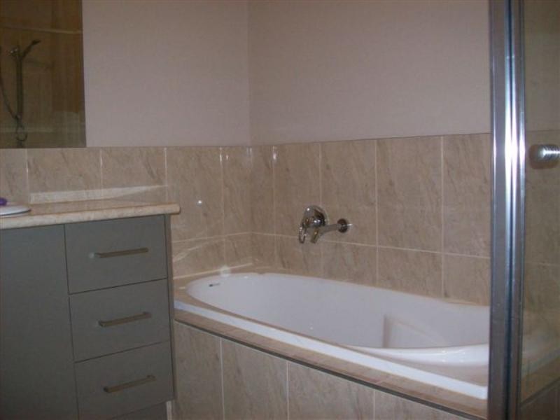 4 Wren Lane, Craigieburn VIC 3064