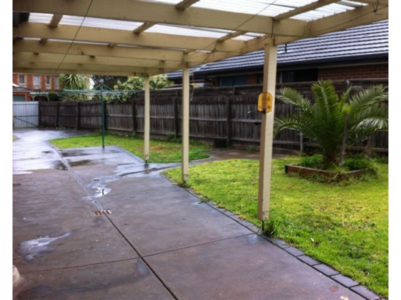 18 Manningtree Parade, Craigieburn VIC 3064