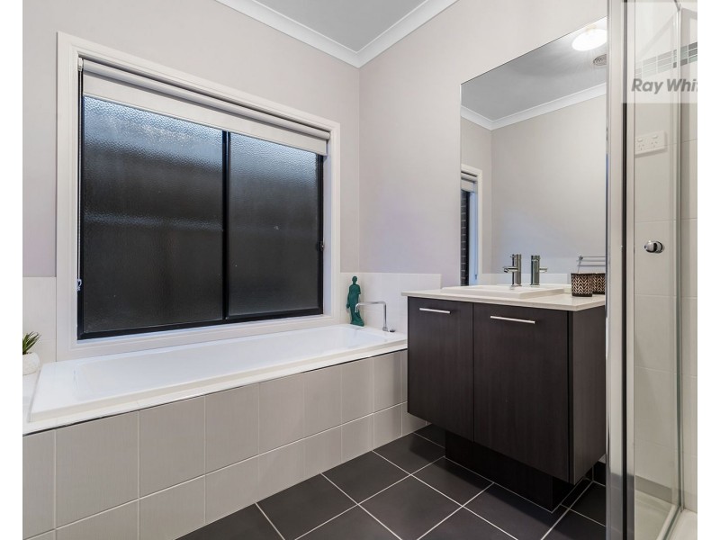 29 Conservation Drive, Craigieburn VIC 3064