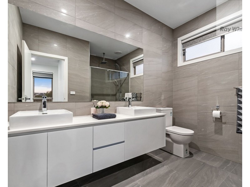 5 Freshwater Drive, Craigieburn VIC 3064