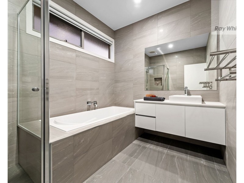 5 Freshwater Drive, Craigieburn VIC 3064