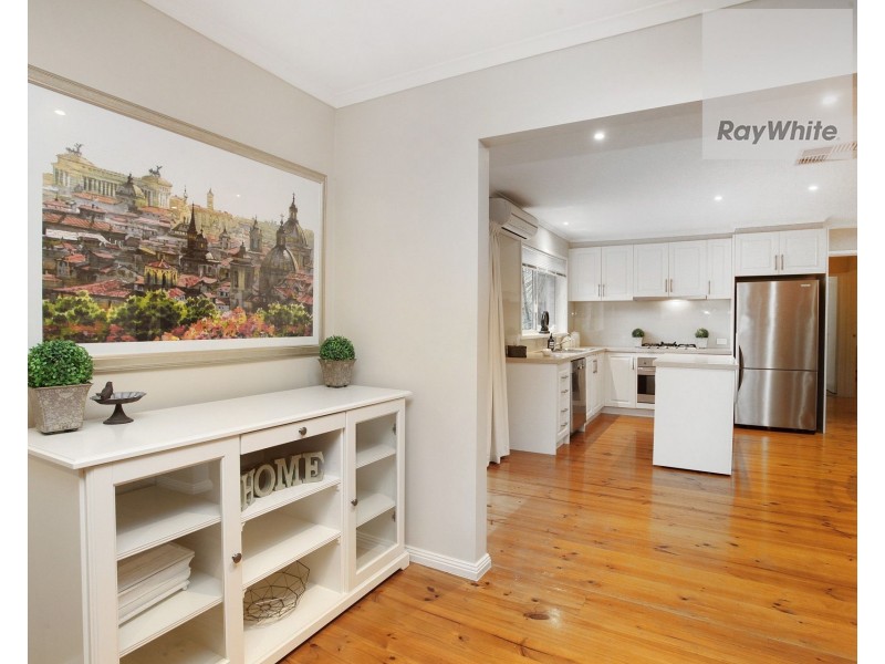 11 Taunton Place, Gladstone Park VIC 3043