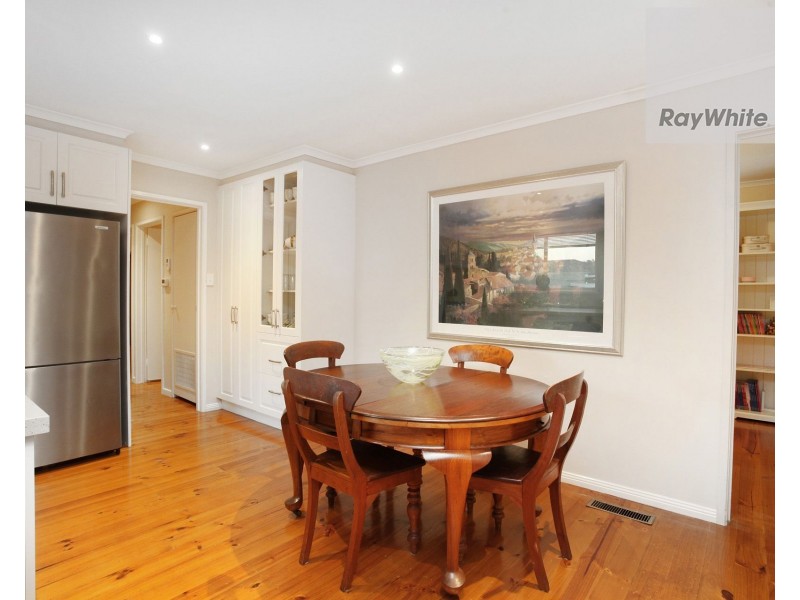 11 Taunton Place, Gladstone Park VIC 3043
