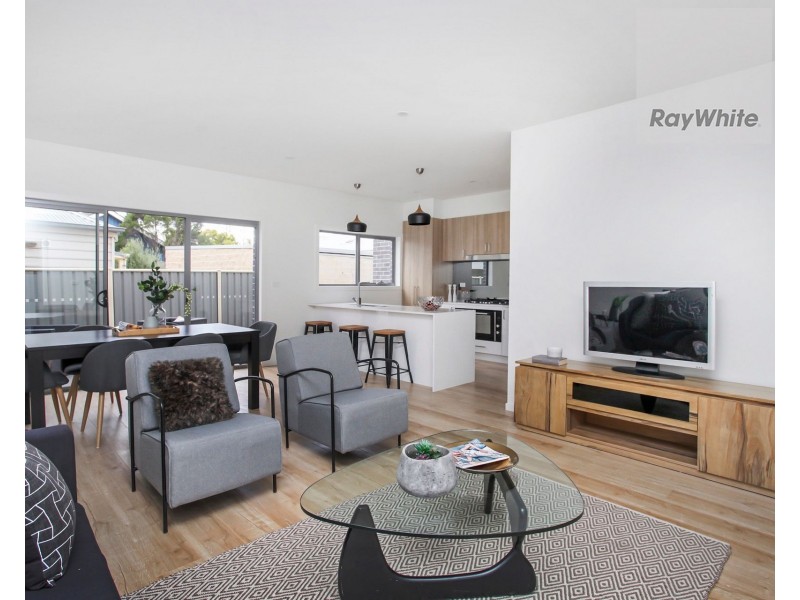 2/8 Warwick Place, Tullamarine VIC 3043