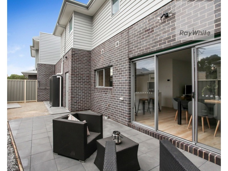 2/8 Warwick Place, Tullamarine VIC 3043