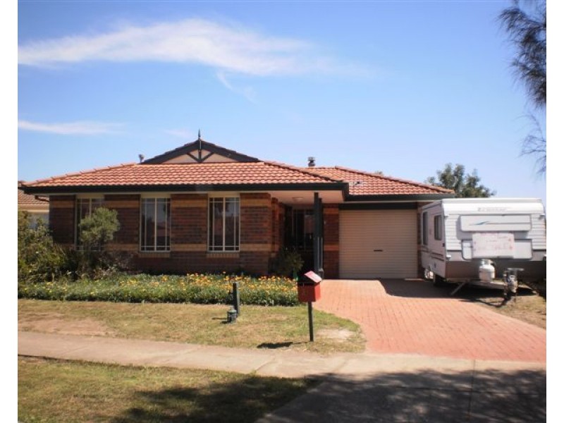 22 Yarcombe Crescent, Craigieburn VIC 3064