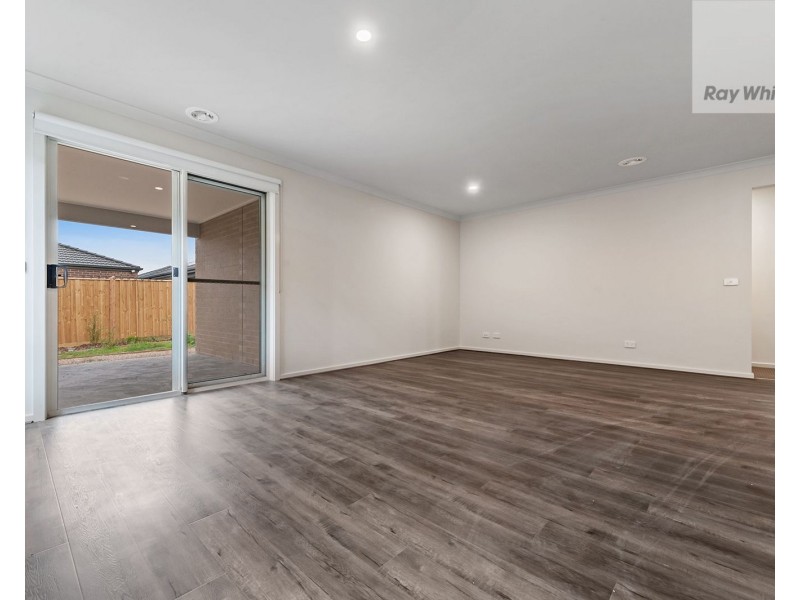 7 Canning Drive, Mickleham VIC 3064