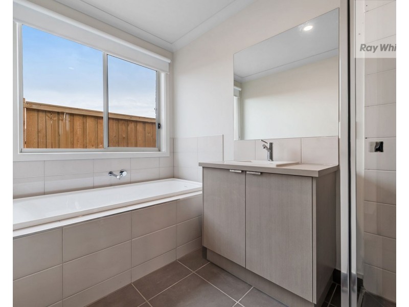 7 Canning Drive, Mickleham VIC 3064