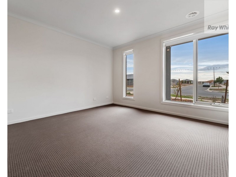 7 Canning Drive, Mickleham VIC 3064