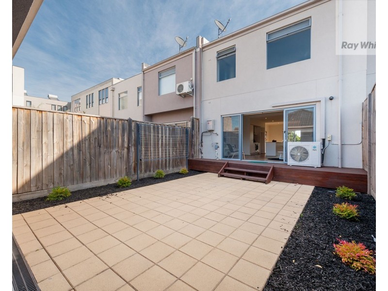 16/8 Moresby Court, Craigieburn VIC 3064