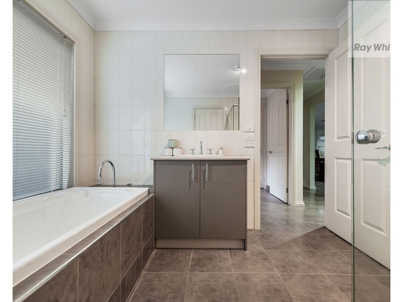 9 Serendip Crescent, Greenvale VIC 3059