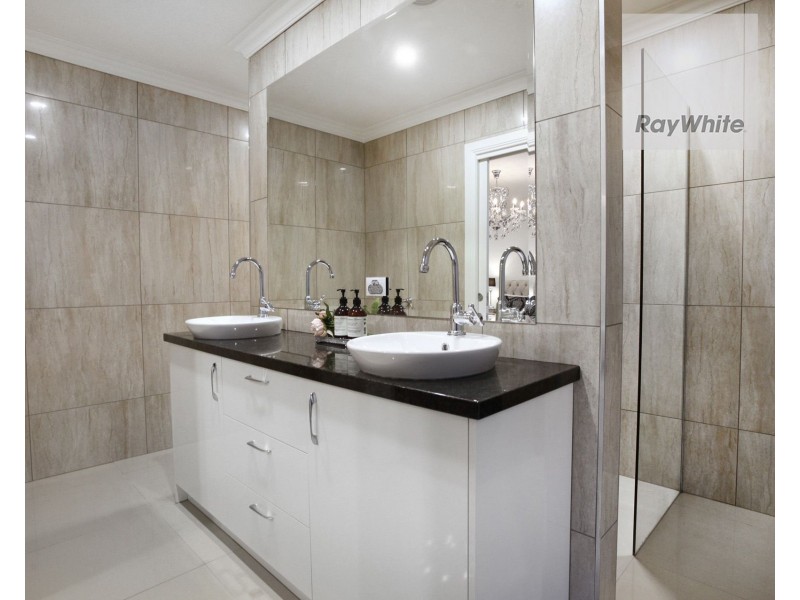 5 Mantua Drive, Greenvale VIC 3059