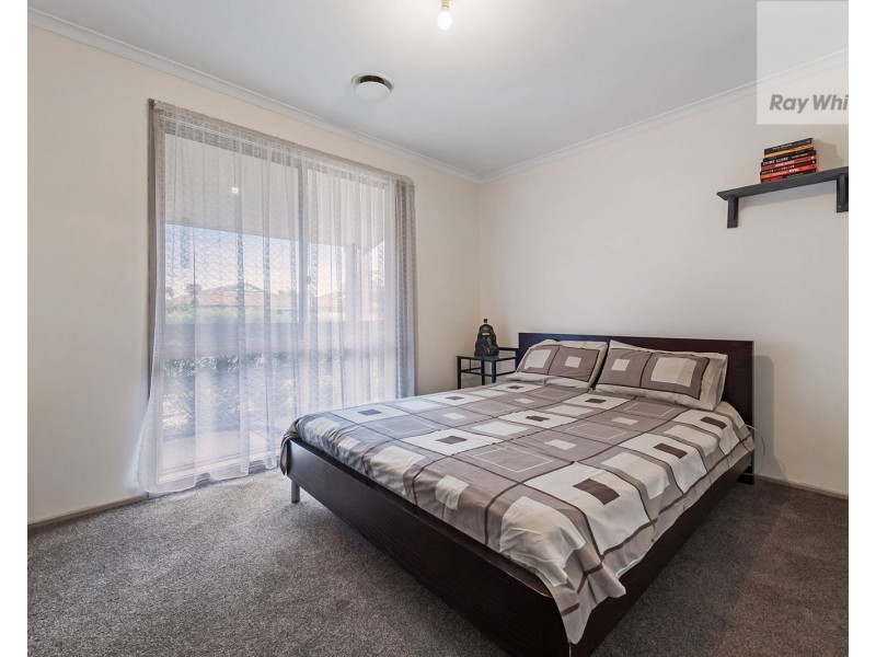 2 Yatton Place, Craigieburn VIC 3064