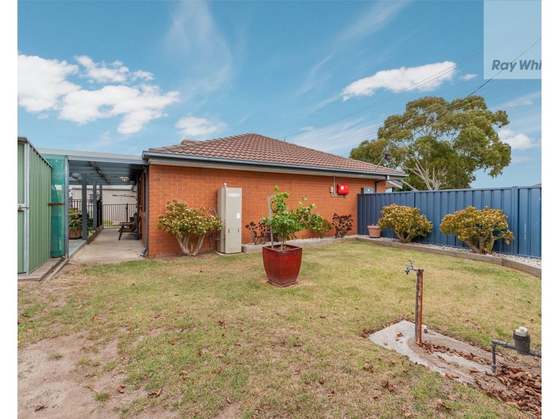 2 Yatton Place, Craigieburn VIC 3064