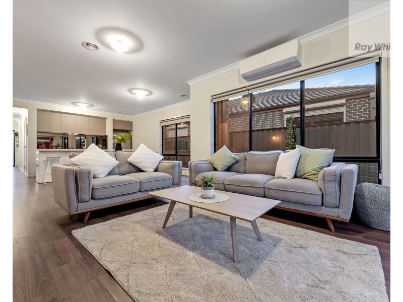 4 Mountleigh Circuit, Craigieburn VIC 3064