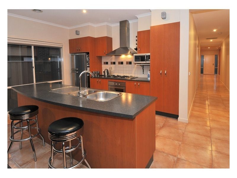 4 Explorers Place, Craigieburn VIC 3064