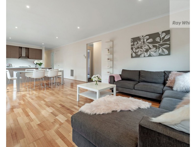 18 Healesville Loop, Craigieburn VIC 3064