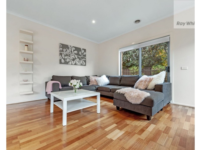 18 Healesville Loop, Craigieburn VIC 3064