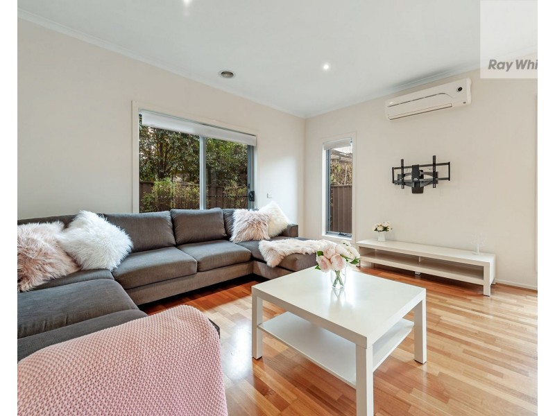 18 Healesville Loop, Craigieburn VIC 3064