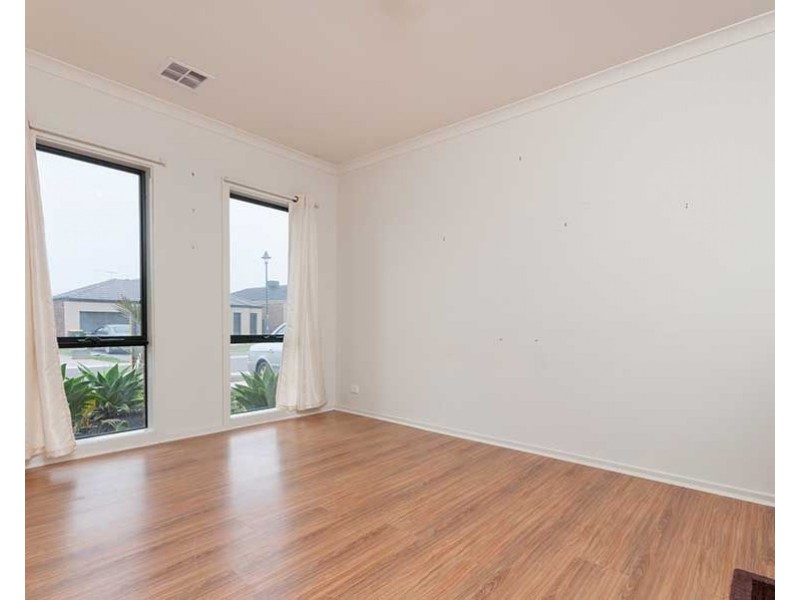 25 Gippsland Way, Craigieburn VIC 3064