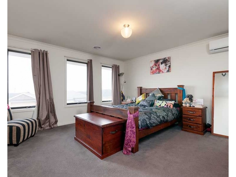 25 Gippsland Way, Craigieburn VIC 3064