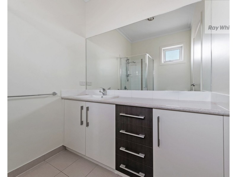 6 Jarrah Place, Craigieburn VIC 3064