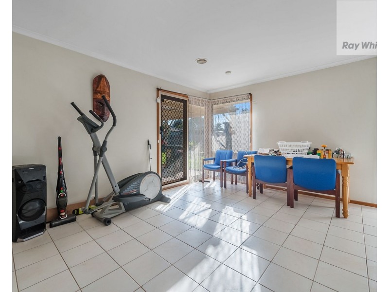 27 Banbury Crescent, Craigieburn VIC 3064