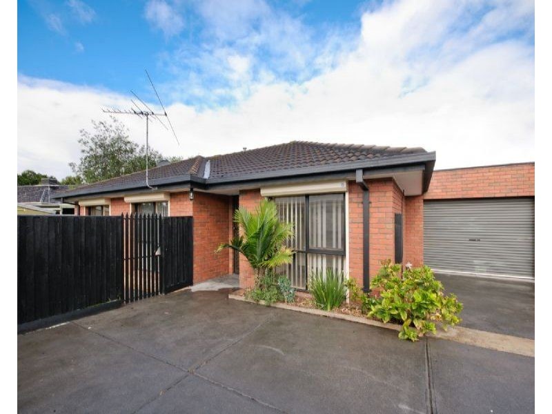 2/17 Northern Crescent, Craigieburn VIC 3064