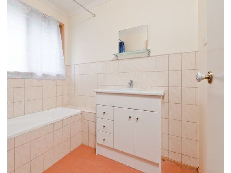 2/17 Northern Crescent, Craigieburn VIC 3064