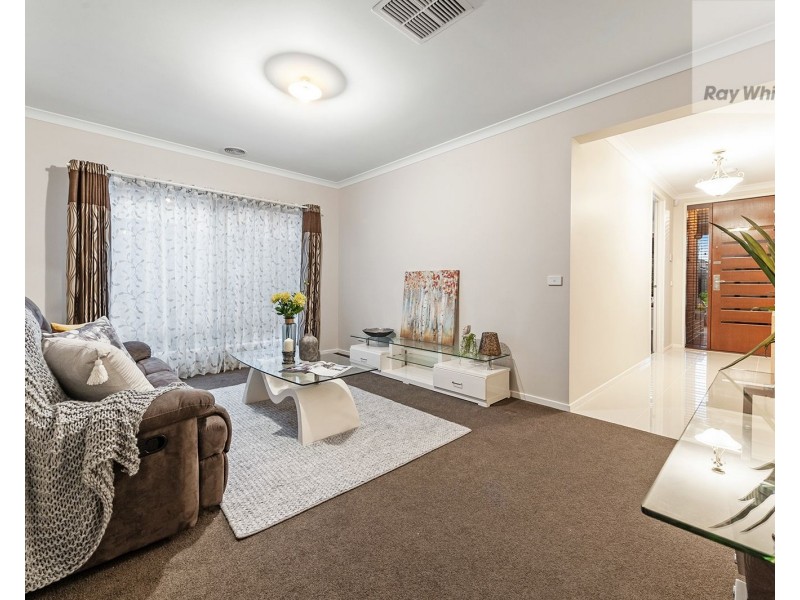 10 Admiration Drive, Craigieburn VIC 3064