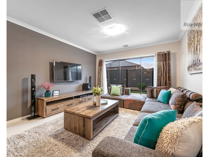10 Admiration Drive, Craigieburn VIC 3064
