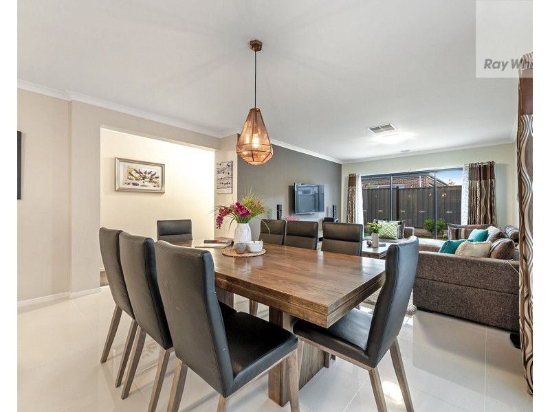 10 Admiration Drive, Craigieburn VIC 3064