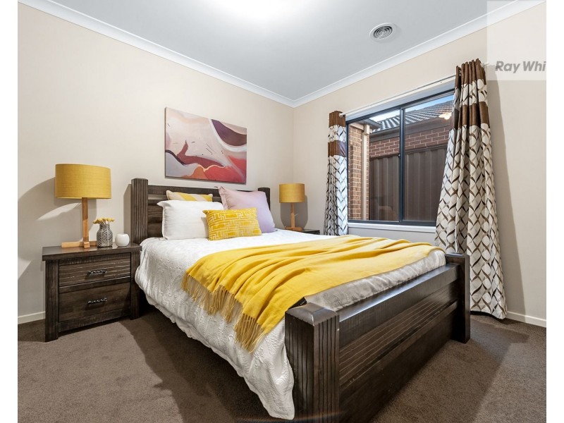 10 Admiration Drive, Craigieburn VIC 3064