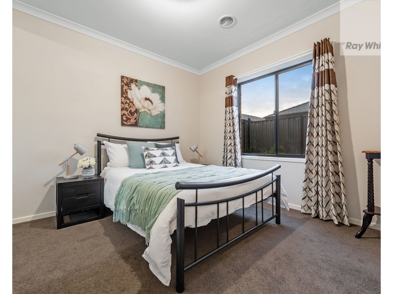 10 Admiration Drive, Craigieburn VIC 3064