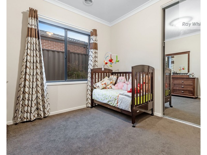 10 Admiration Drive, Craigieburn VIC 3064