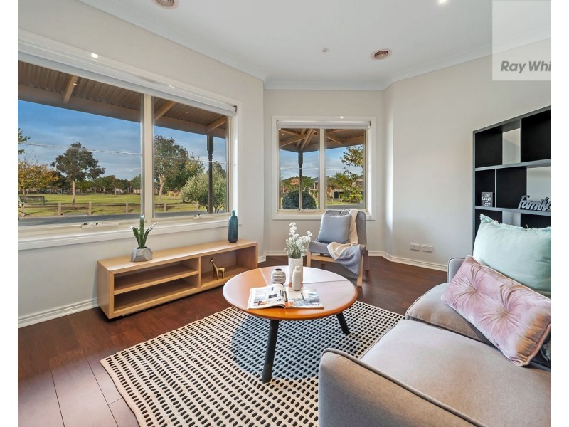 35 Bellfield Drive, Craigieburn VIC 3064