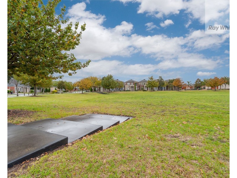 35 Bellfield Drive, Craigieburn VIC 3064