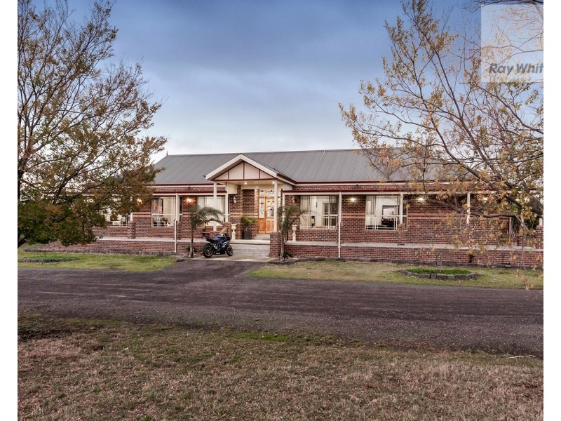 5 Lakeview Drive, Mickleham VIC 3064