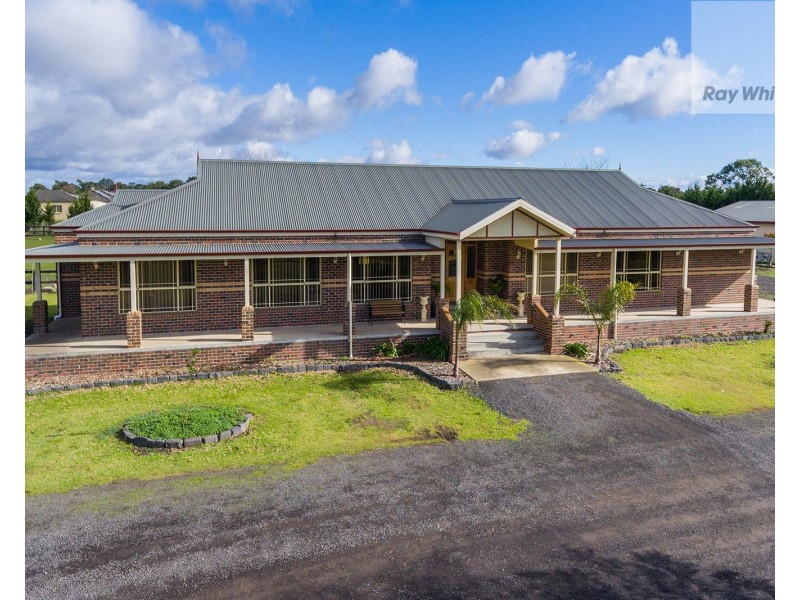 5 Lakeview Drive, Mickleham VIC 3064