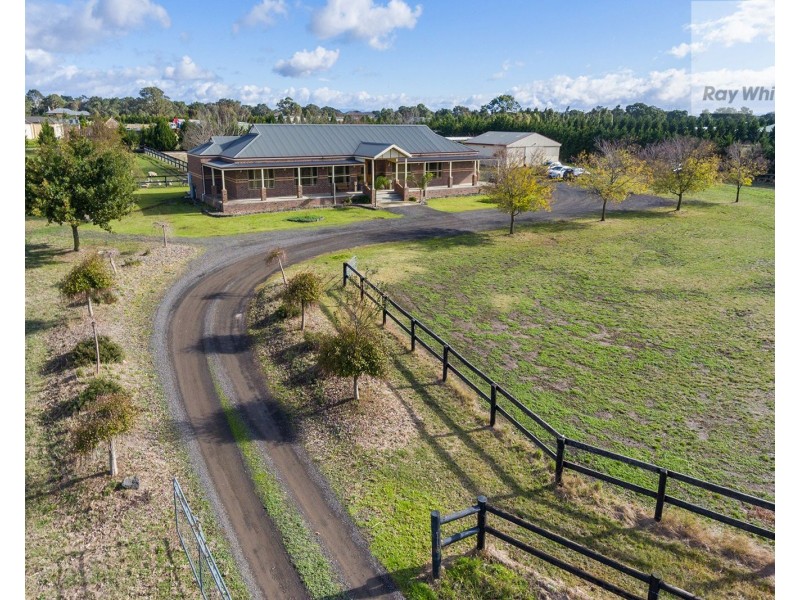 5 Lakeview Drive, Mickleham VIC 3064