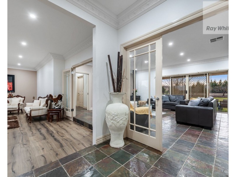 5 Lakeview Drive, Mickleham VIC 3064