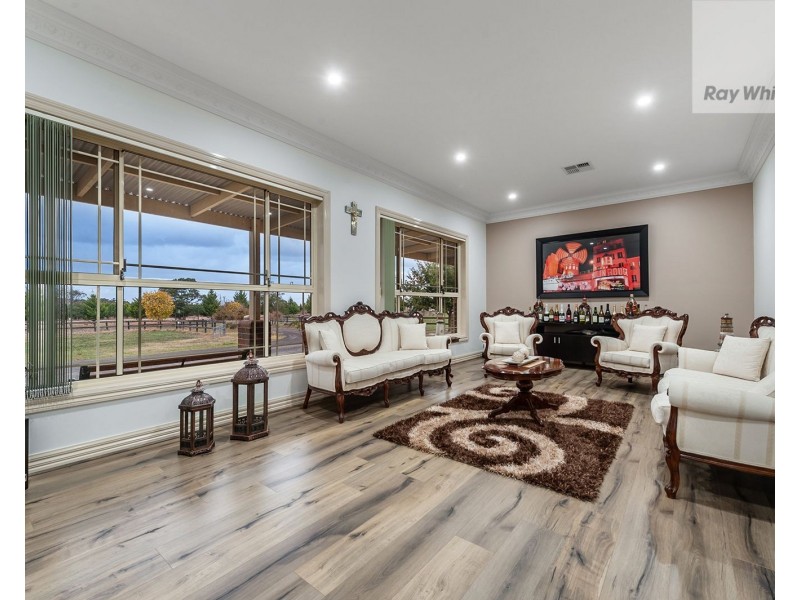 5 Lakeview Drive, Mickleham VIC 3064