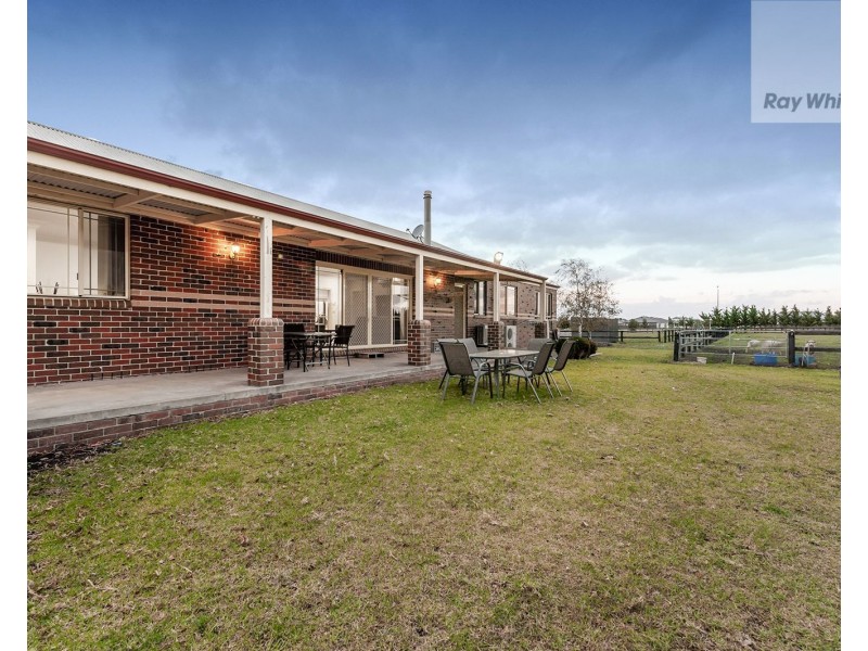 5 Lakeview Drive, Mickleham VIC 3064