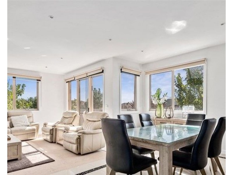 30 Mission Hills Way, Craigieburn VIC 3064