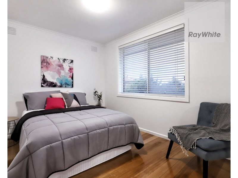 50 Woodstock Drive, Gladstone Park VIC 3043