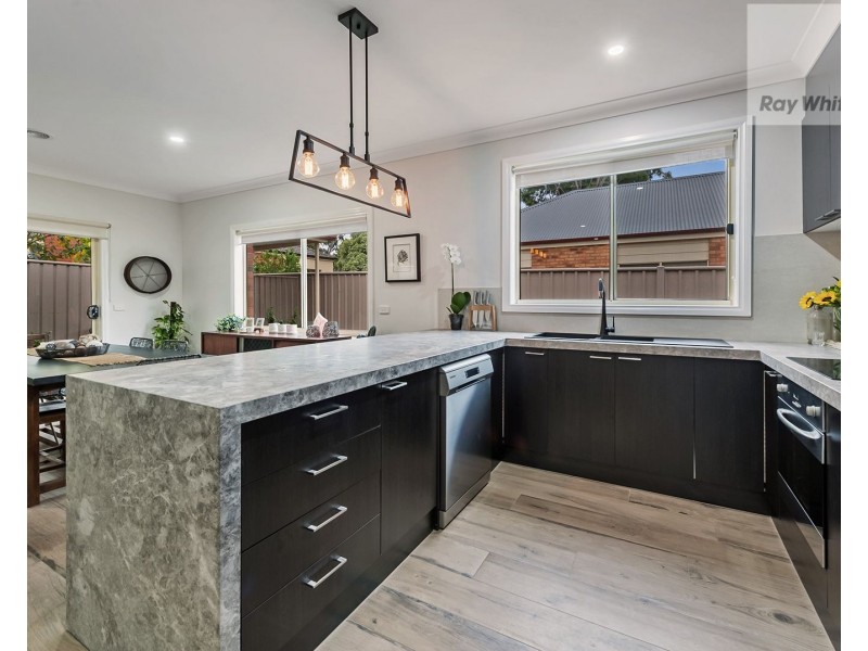 7 Bowman Glen, Craigieburn VIC 3064