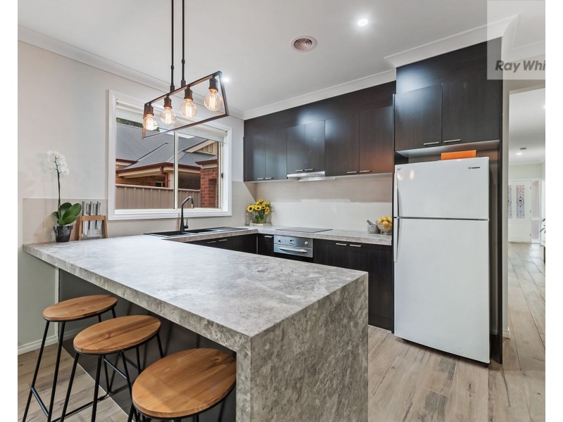 7 Bowman Glen, Craigieburn VIC 3064